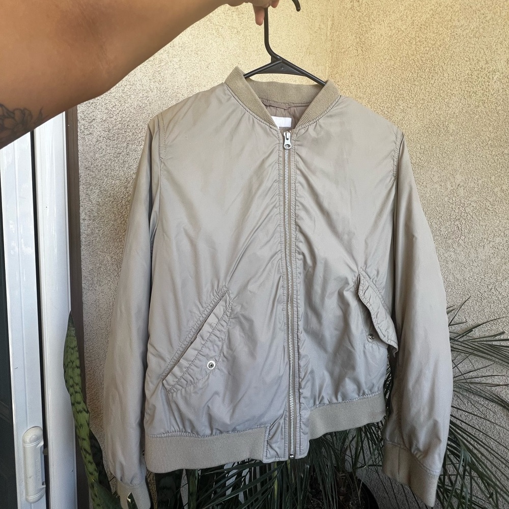 UNIQLO BOMBER JACKET BEIGE